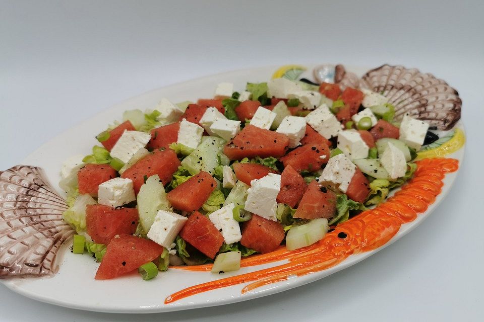 Grüner Sommersalat mit Wassermelone und Feta