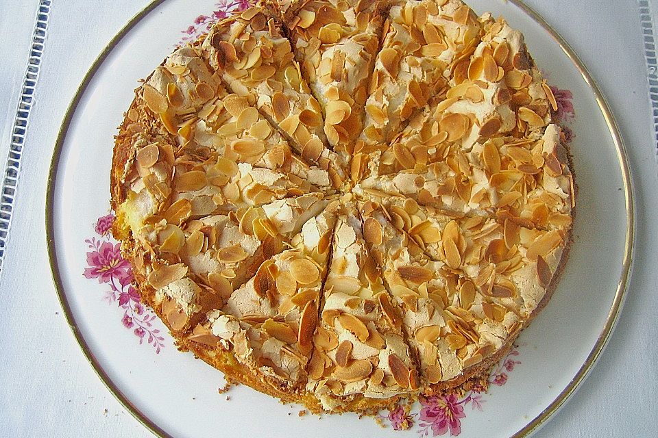 Stachelbeer - Sahne - Baiser - Torte