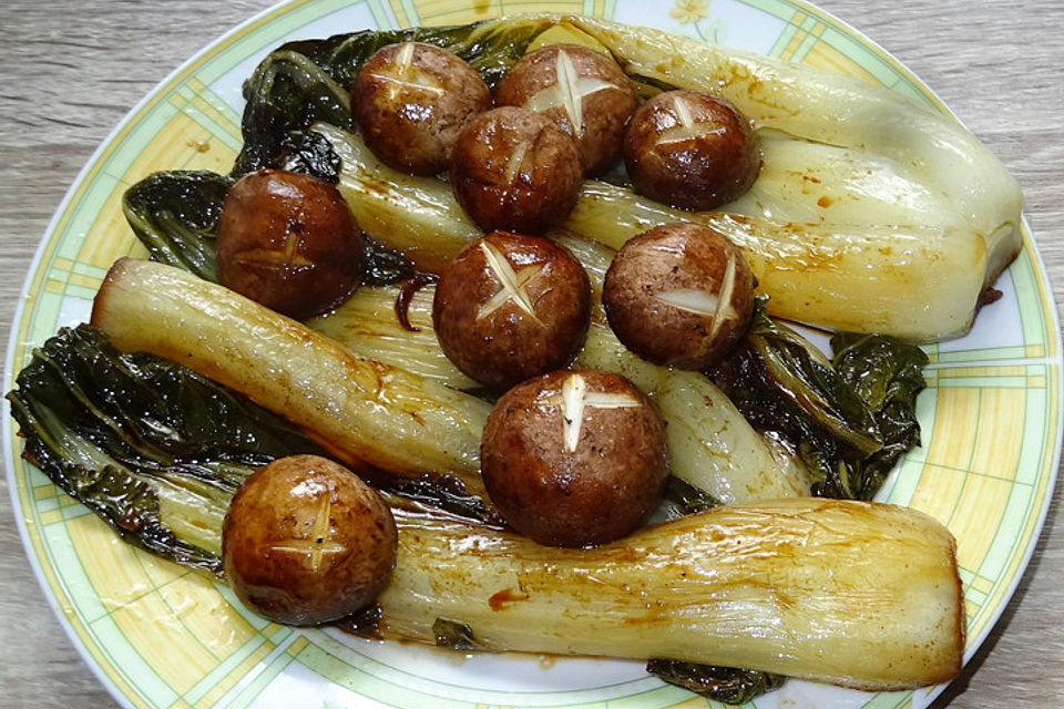 Gedünsteter Pak Choi mit Egerlingen à la Didi