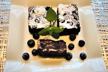 Brownies mit Cheesecake-Heidelbeer-Füllung