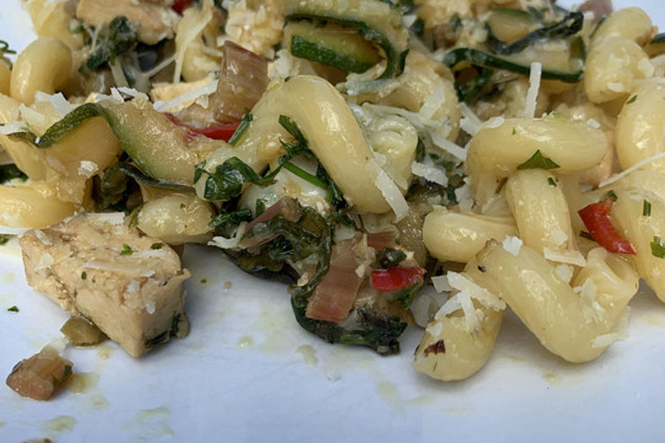 Mangold-Zucchini-Pasta