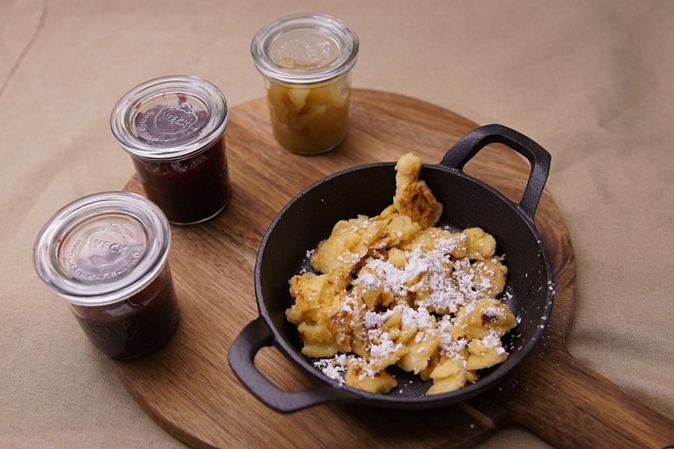 Kaiserschmarrn mit dreierlei beschwipsten Früchten