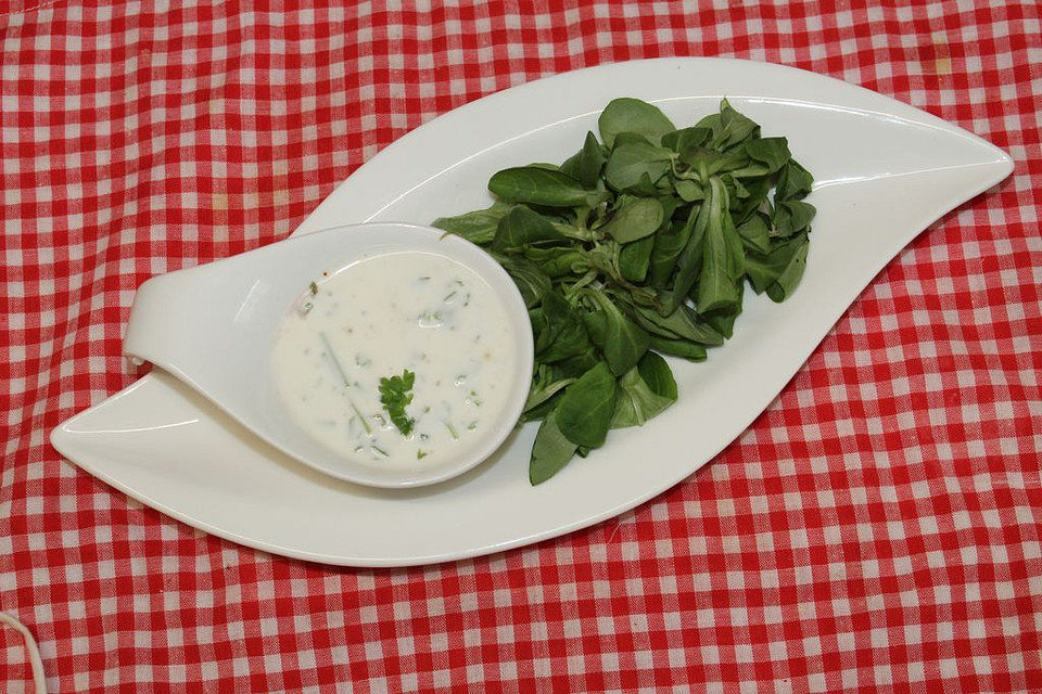 Salatdressing mit Holunderblütensirup