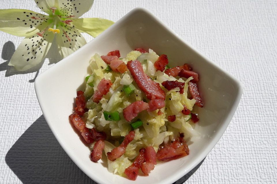 Frischer Krautsalat