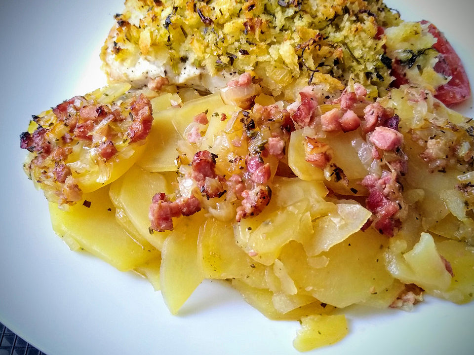 Kartoffelauflauf mit Gemüsebrühe, Speck und Zwiebeln von zuiko| Chefkoch