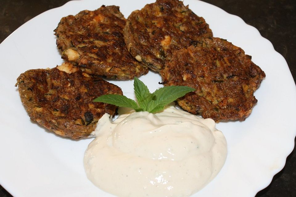 Zucchinitaler mit Schafsfeta