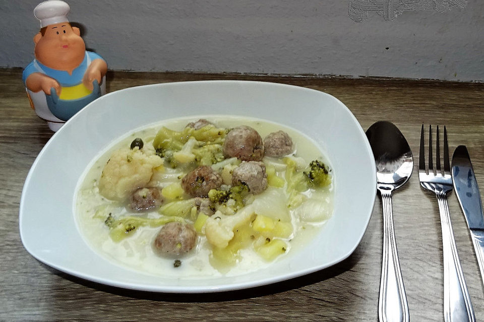 Hackbällchen-Ragout mit Blumenkohl und Brokkoli à la Didi