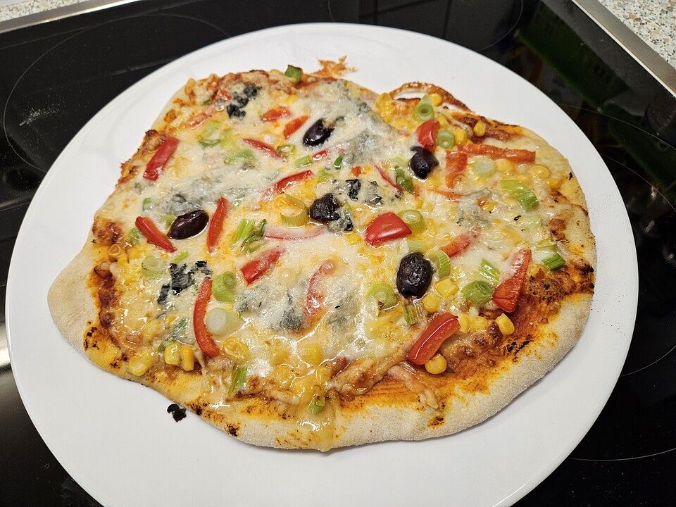 Gemüsepizza mit Blauschimmelkäse von cauli22| Chefkoch