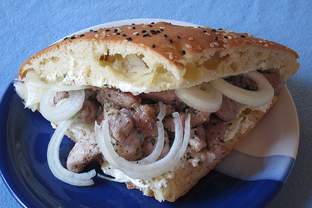 Gyros vom Duroc-Schwein in selbstgebackenem Fladenbrot von flexiblebird ...