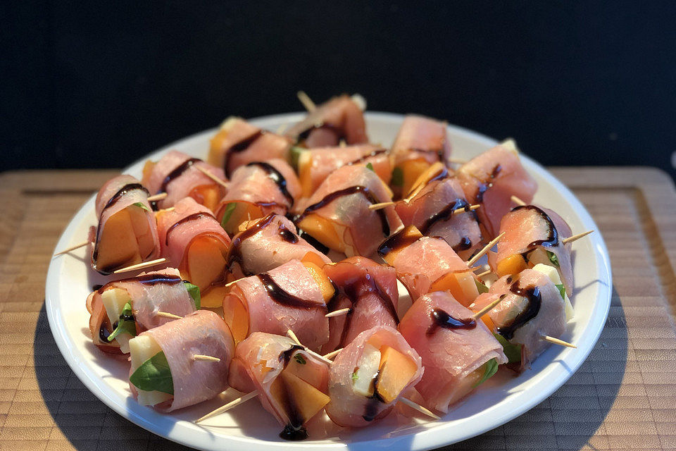 Melone mit Parmesan und Schinken