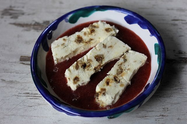 Walnuß - Parfait mit Pflaumensoße von hobbykoechin| Chefkoch