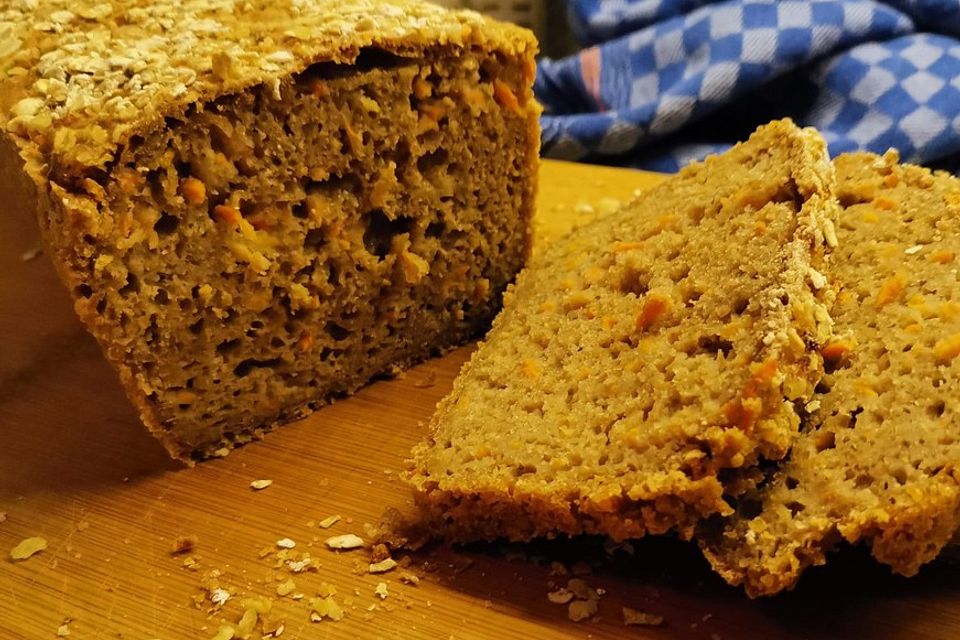 Dinkel-Karotten-Vollkornbrot