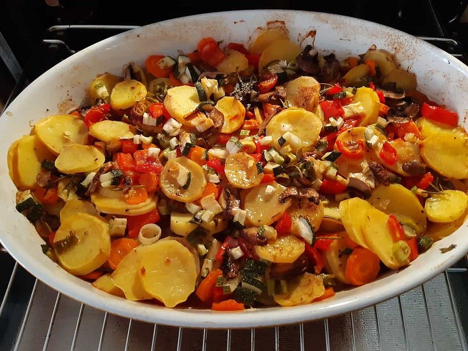 Kartoffel-Gemüse-Auflauf von Zugolu| Chefkoch