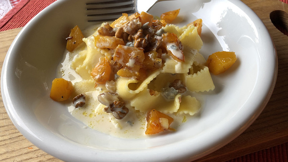 Bandnudeln mit Kürbis und Gorgonzola-Walnuss-Sauce von katrinwien Bandnudeln mit Kürbis und Gorgonzola-Walnuss-Sauce von katrinwien