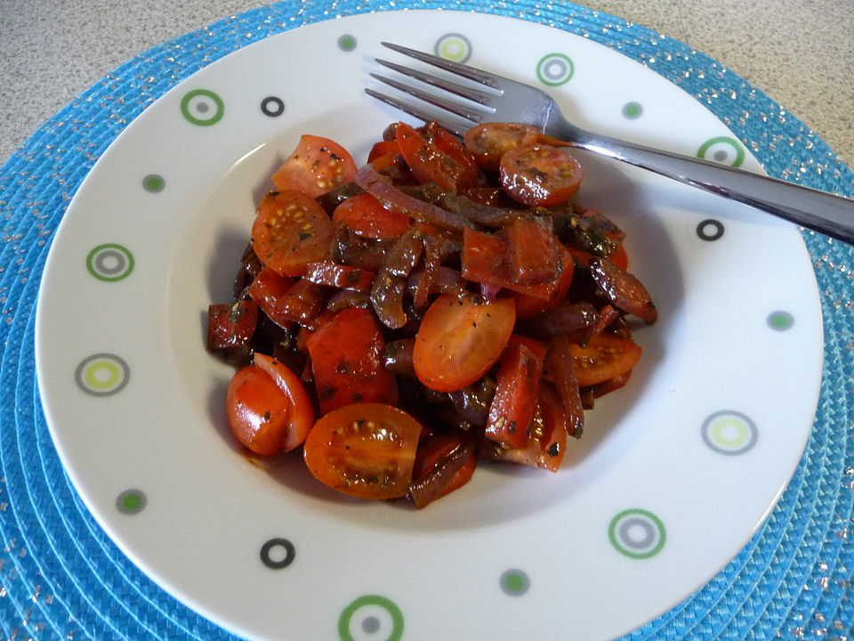 Paprika-Tomaten-Zwiebel-Gemüse mit Senf und dunklem Balsamico von ...