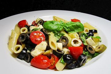 Penne Mit Oliven Tomaten Und Mozzarella Von Sili Chefkoch 
