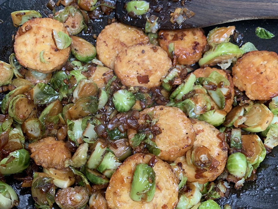 Veganer Rosenkohl Mit Tempeh Auf Asiatische Art Von Veganmitnilla Chefkoch