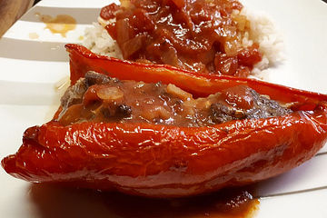 Spitzpaprika sschlumpfine| dem Backofen Chefkoch Gefüllte von aus rote