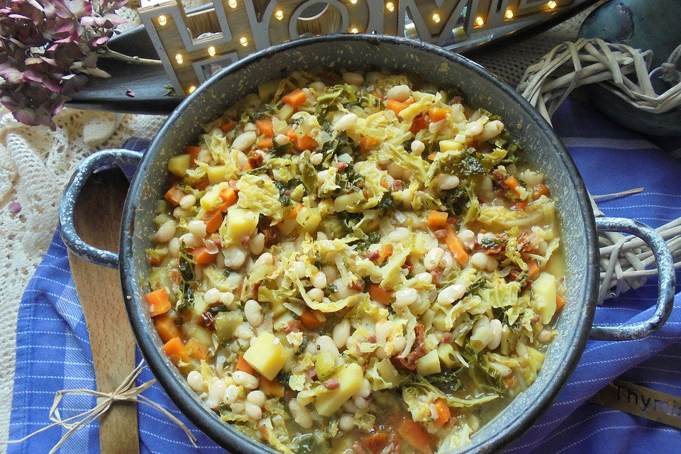 Ribollita mit Salsiccia – toskanischer Bohneneintopf