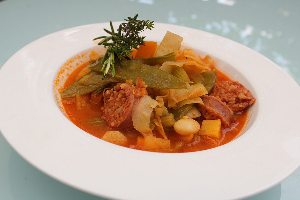 Ribollita mit Salsiccia – toskanischer Bohneneintopf