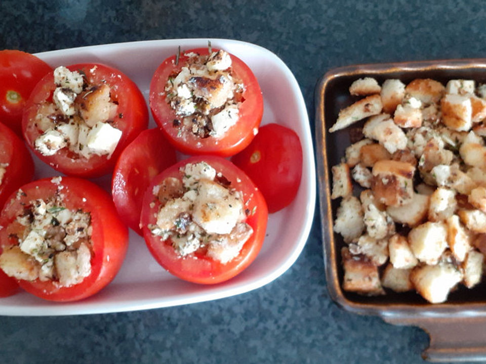 Mit Röstbrot und Schafskäse gefüllte Tomaten von tonkabohne_52| Chefkoch