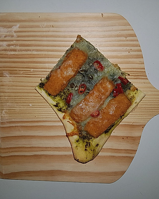 Fischstäbchenpizza mit Bärlauchpesto