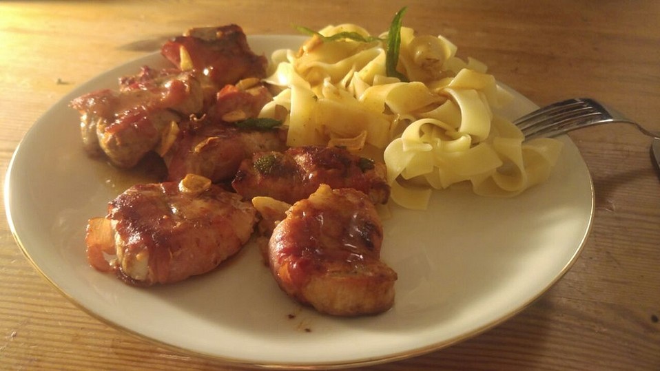 Schweinefiletmedaillons mit Salbeibutter von Koelkast