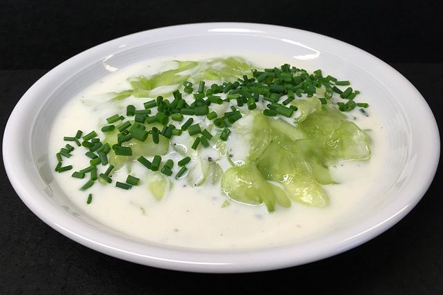 Gurkensalat mit Buttermilch-Schnittlauch-Dressing von Anaid55| Chefkoch