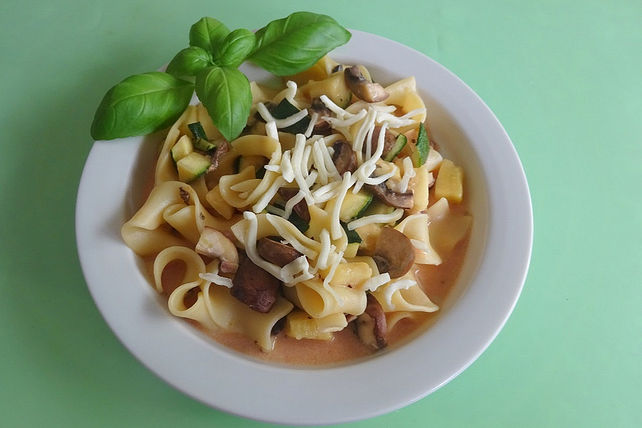 Pasta mit Zucchini und Champignons von frerich_brechters| Chefkoch