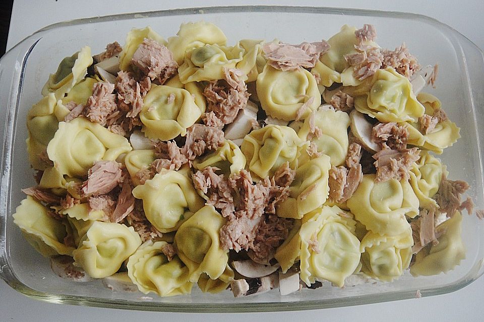 Tortelliniauflauf mit Thunfisch