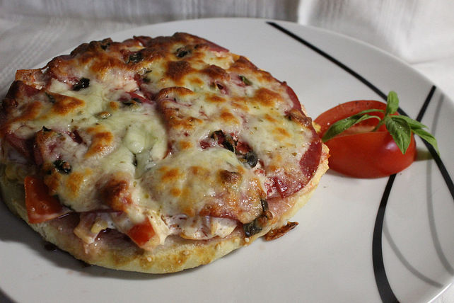 Fladenbrotpizza mit Salami und Paprika von Haubndaucher| Chefkoch