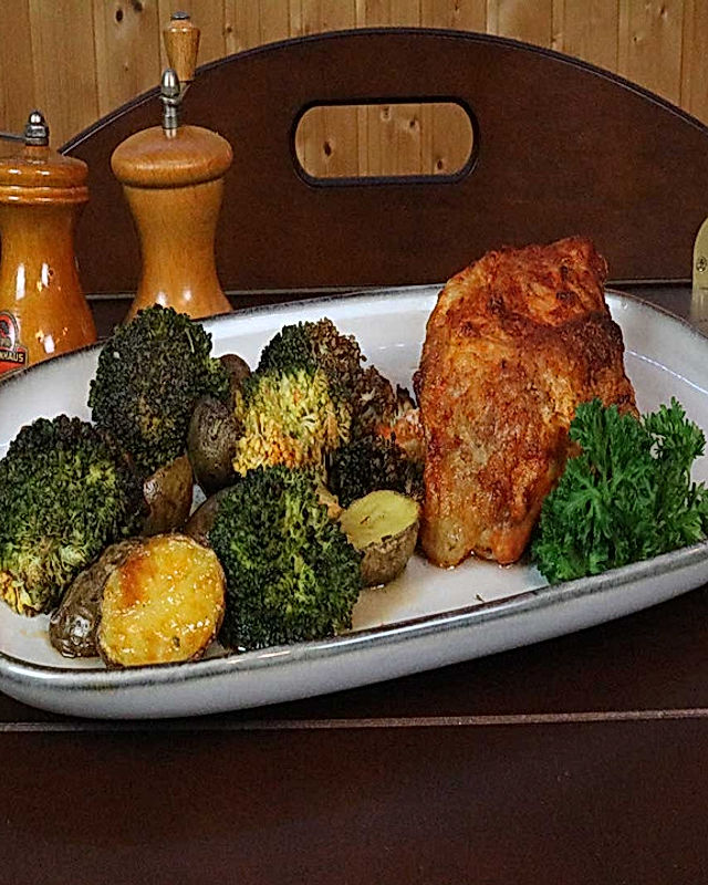 Hähnchenbrust mit Brokkoli und Kartoffeln vom Blech