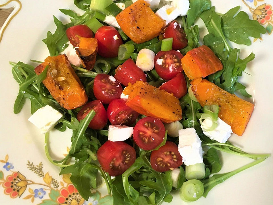 Kürbissalat mit Tomaten, Rucola und Feta von KarinKnorr| Chefkoch