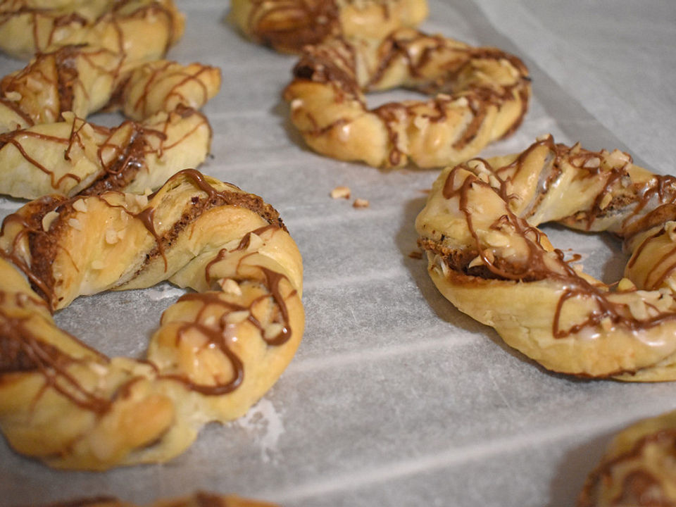 Nusskringel mit Marzipan und Nussnougat von DIYKaiulani| Chefkoch
