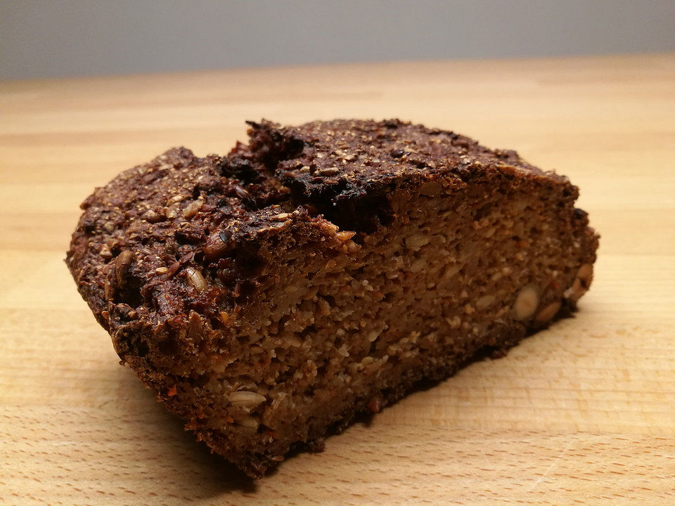 Superleckeres Vollkornbrot mit Möhren oder Rosinen von ...