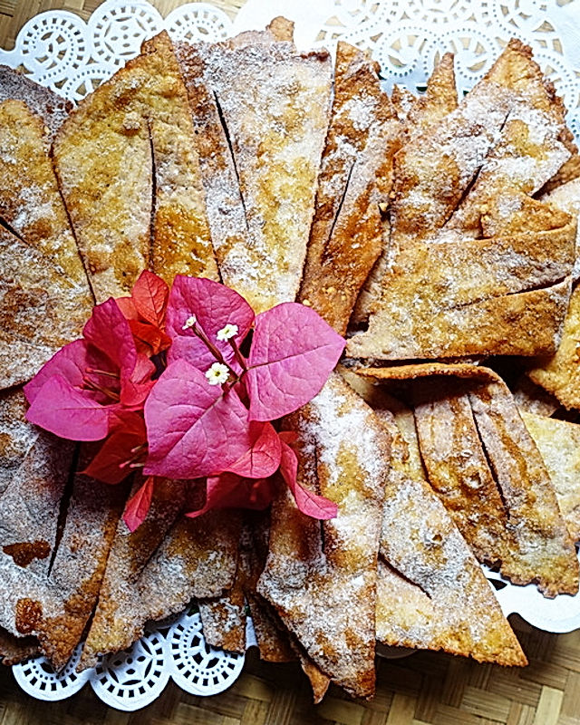 Frittierte Teigscherben mit Mandeln – Crostoli di mandorle