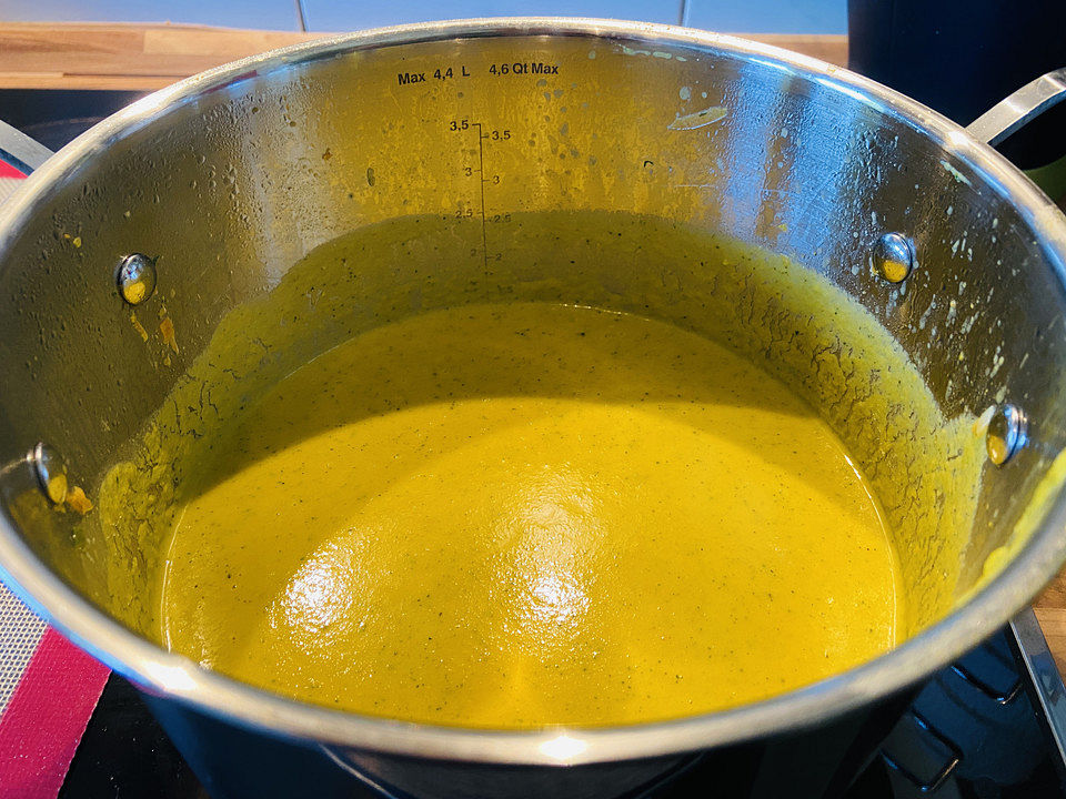 Schnelle Curry-Möhren-Zucchini-Suppe mit Kokosmilch von Isabell321 ...