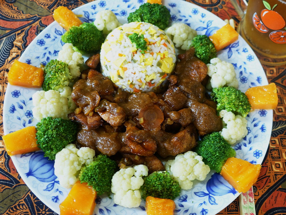 Würzige Hühnerstücke mit Brokkoli und Blumenkohl von dieter_sedlaczek ...