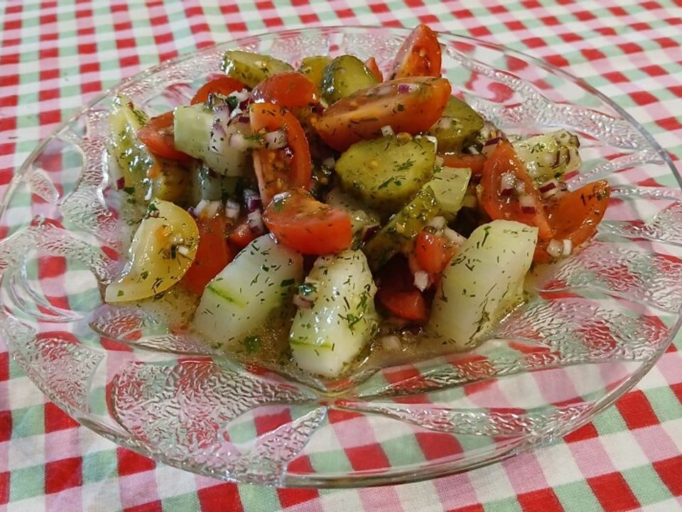 Gemischter Tomatensalat mit Gurken und Dill von dieter_sedlaczek| Chefkoch