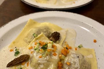 Wildschweinravioli, Morchel, Brunoise von DasperfekteDinner | Chefkoch