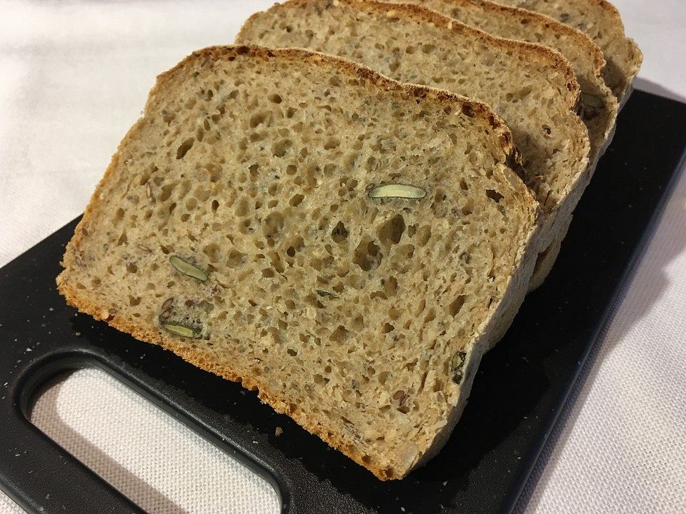 Flottes Weizen-Dinkel-Roggen-Brot von Mooreule| Chefkoch