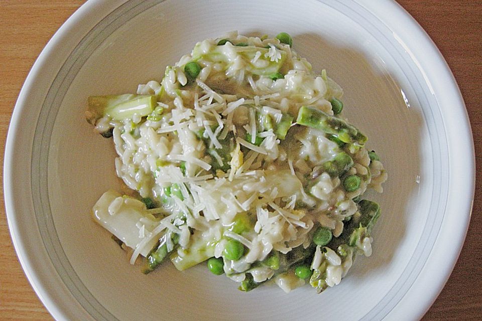 Spargelrisotto mit Erbsen