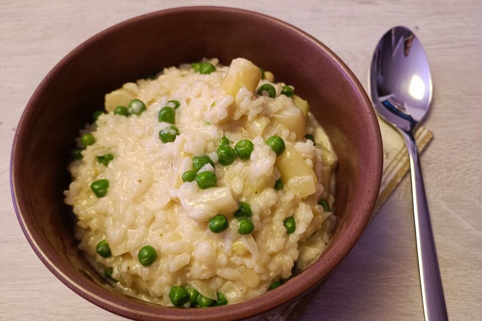 Spargelrisotto mit Erbsen