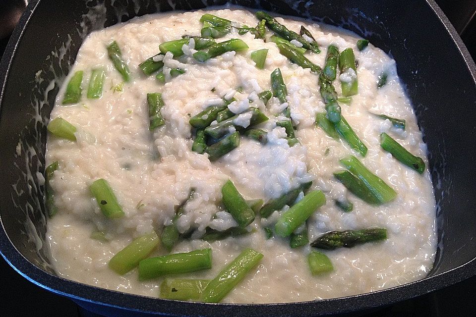 Spargelrisotto mit Erbsen