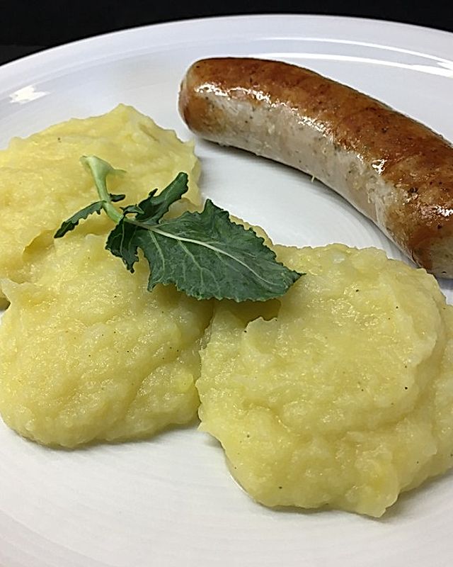 Kohlrabi-Kartoffelpüree mit Bratwurst à la Didi