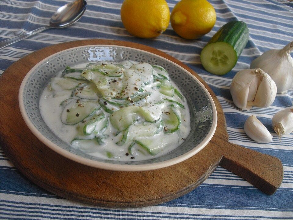 Gurkensalat mit Joghurt-Knoblauchdressing von bBrigitte| Chefkoch