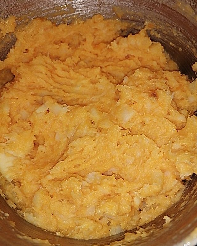 Süßkartoffelstampf mit Pastinake und Petersilienwurzel