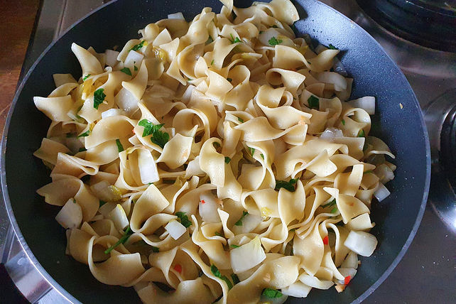Schnelle Chicorée-Nudeln Asia Art von küchen_zauber| Chefkoch