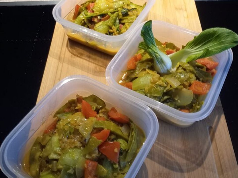 Vegetarisches Curry mit Paprika, Pak Choi und Zuckerschoten von ...