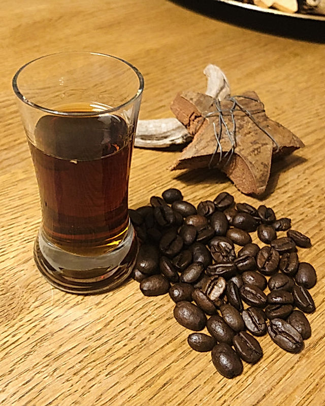 Kaffeelikör mit Grappa - Liquore al caffè con grappa